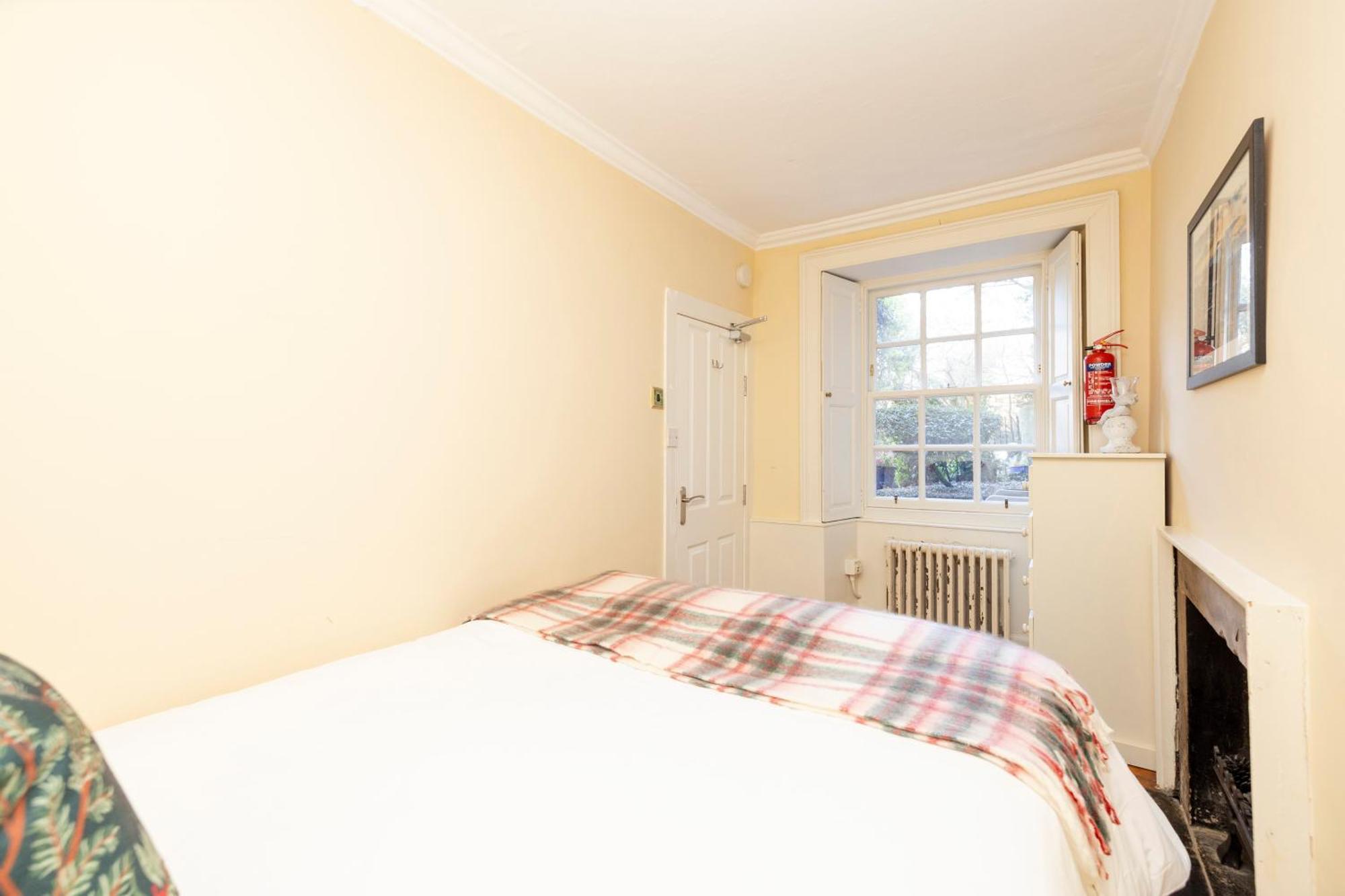 Joivy Beautiful Apartment, Private Garden, Calton Hill Edinburgh Exterior photo