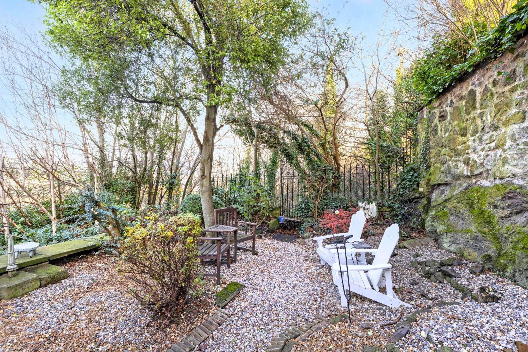 Joivy Beautiful Apartment, Private Garden, Calton Hill Edinburgh Exterior photo