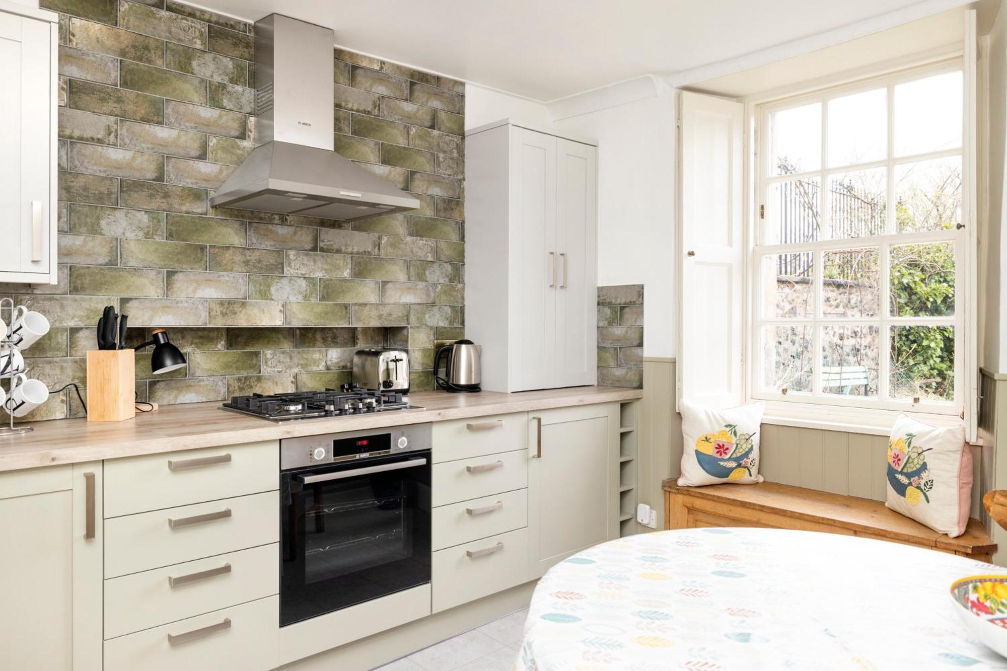 Joivy Beautiful Apartment, Private Garden, Calton Hill Edinburgh Exterior photo